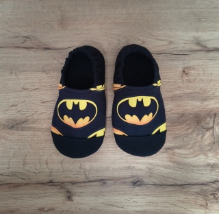 Kapcie wzór BATMAN