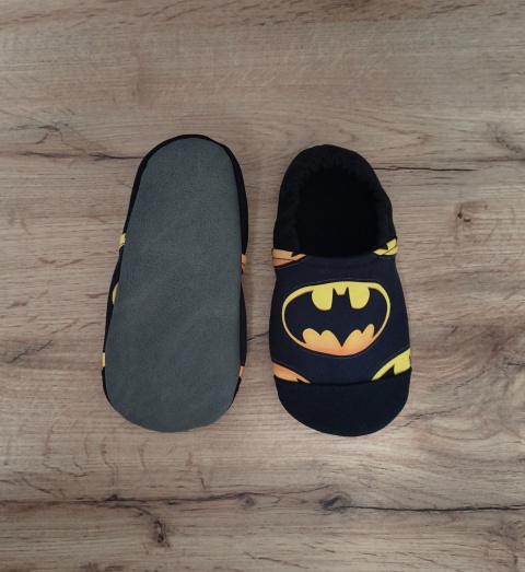 Kapcie wzór BATMAN