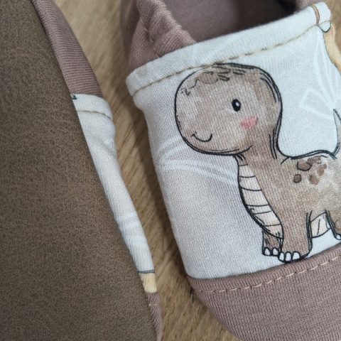 Kapcie wzór DINO